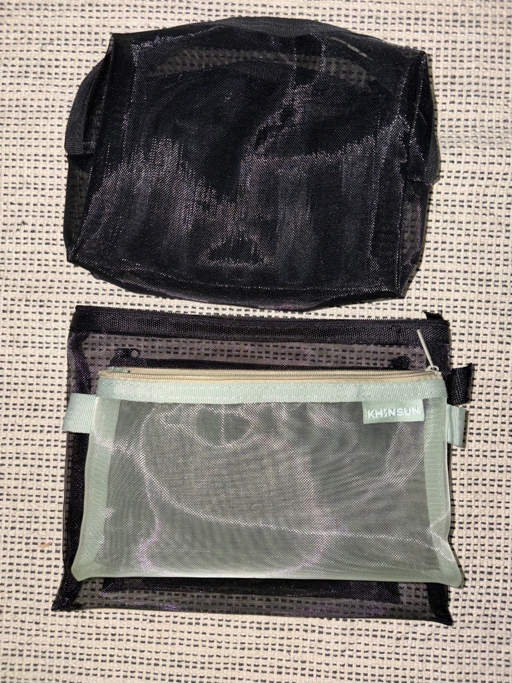 Bundle of mesh pouches